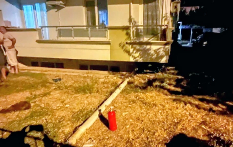 Menteşe Belediye Başkanı Köksal Aras'ın Ailesinin Evine Molotoflu Saldırı İddiası