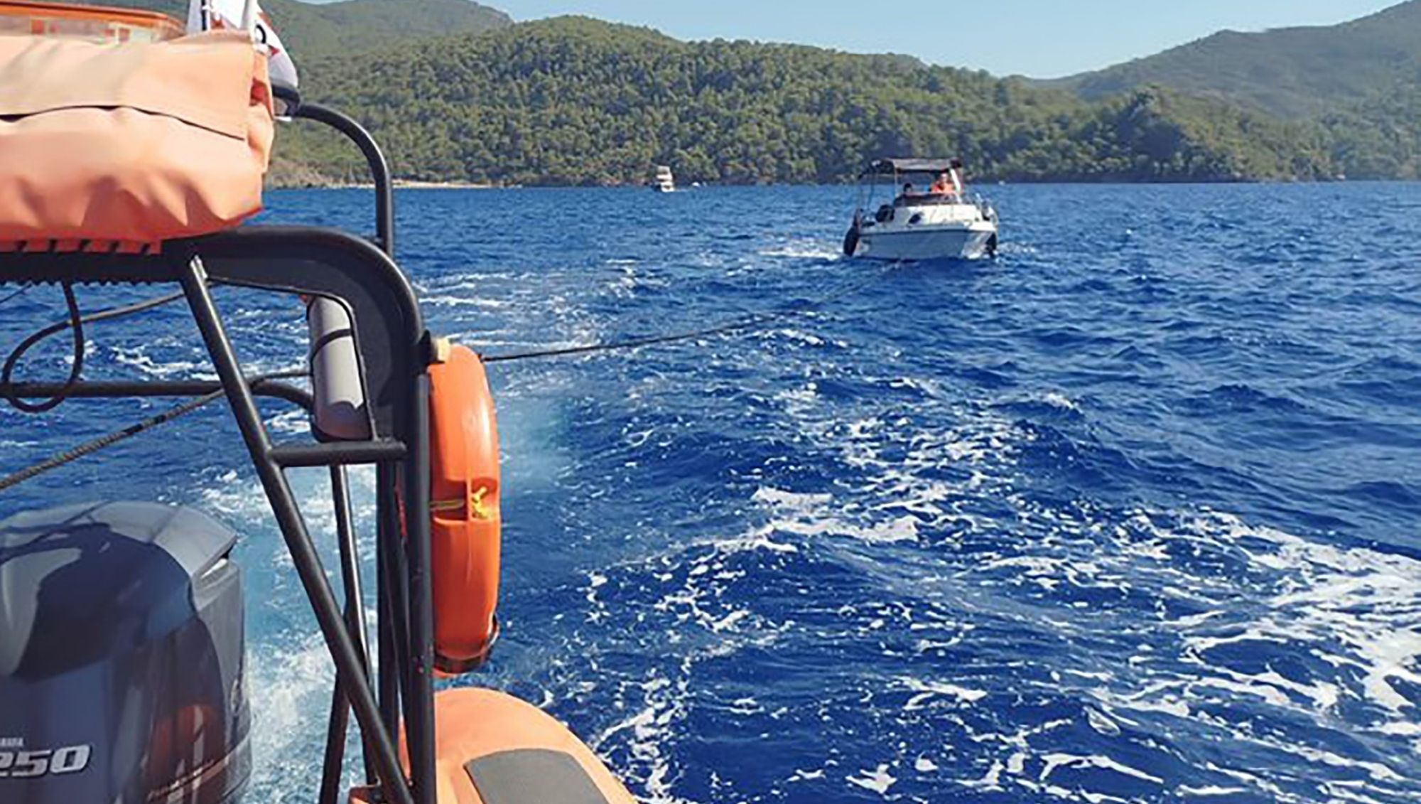 Fethiye Açıklarında Arızalanan Teknedeki 3 Kişi Kurtarıldı