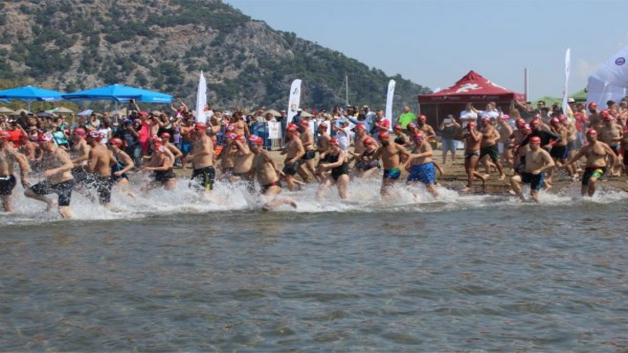 Carettalarla Kulaç Attılar