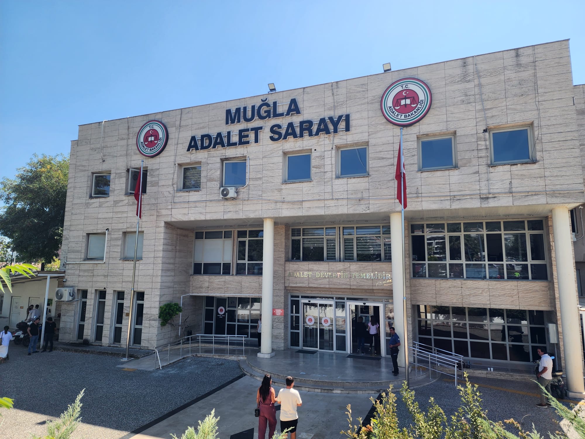 Menteşe Belediye Başkanı Köksal'ın Aiesinin Evine Saldırının Failleri Tutuklandı