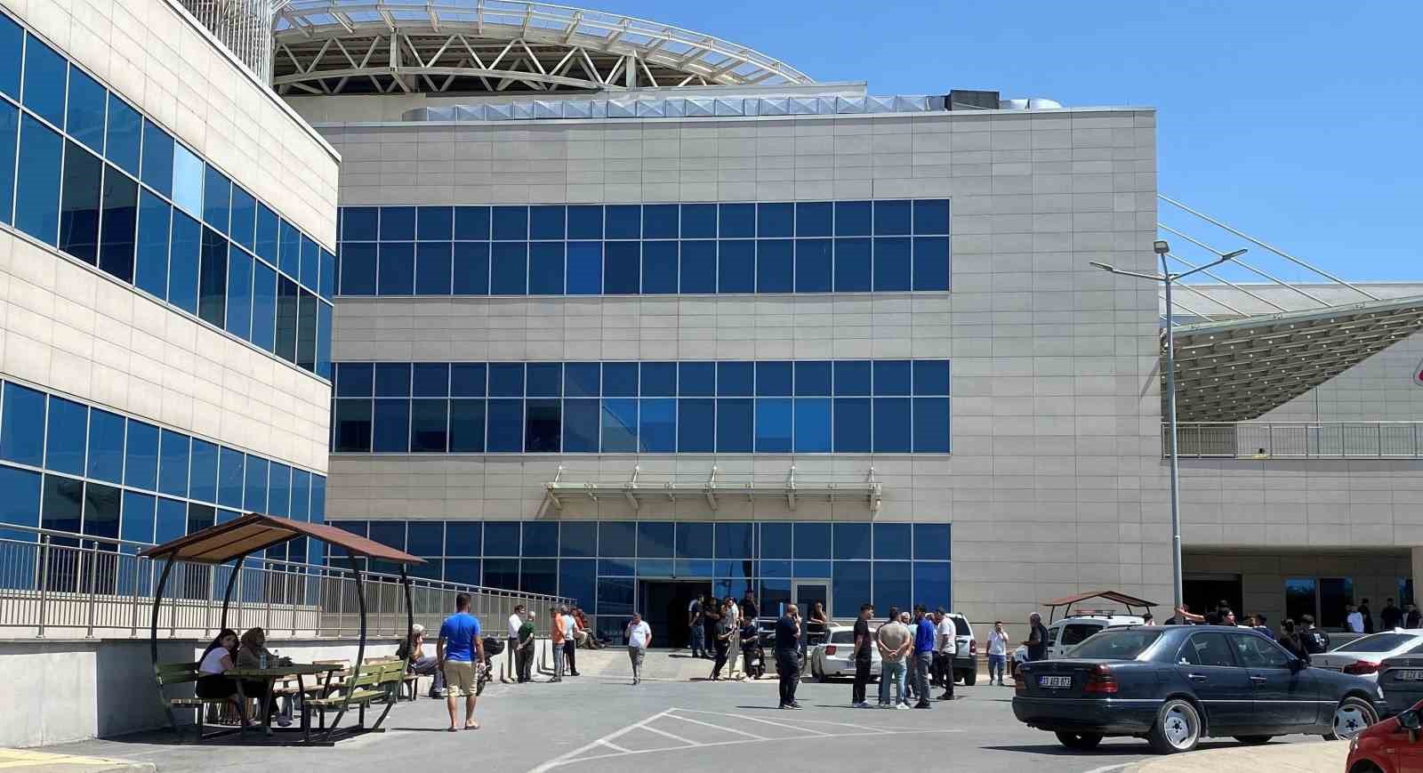 Özel Harekat Polisi, Silah Kazası Sonucu Şehit Oldu