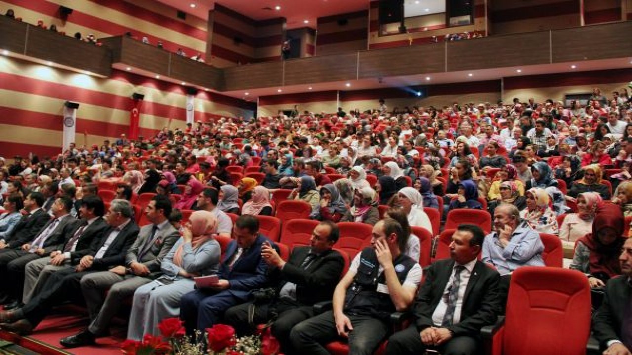 ‘Mutlu aile, başarılı çocuk’ konferansı