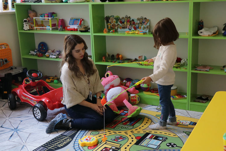 Ebeveynlerin Bilmesi Gereken 6 Cümle: Çocukla Sağlıklı İletişimin Sırrı