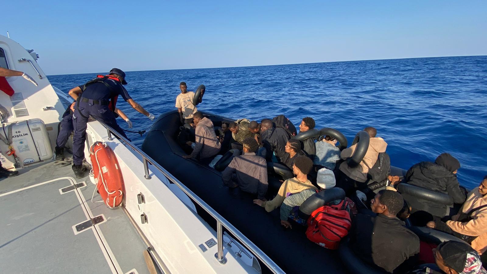 Fethiye’de Motor Arızası Yapan Bottaki 36 Göçmen Kurtarıldı