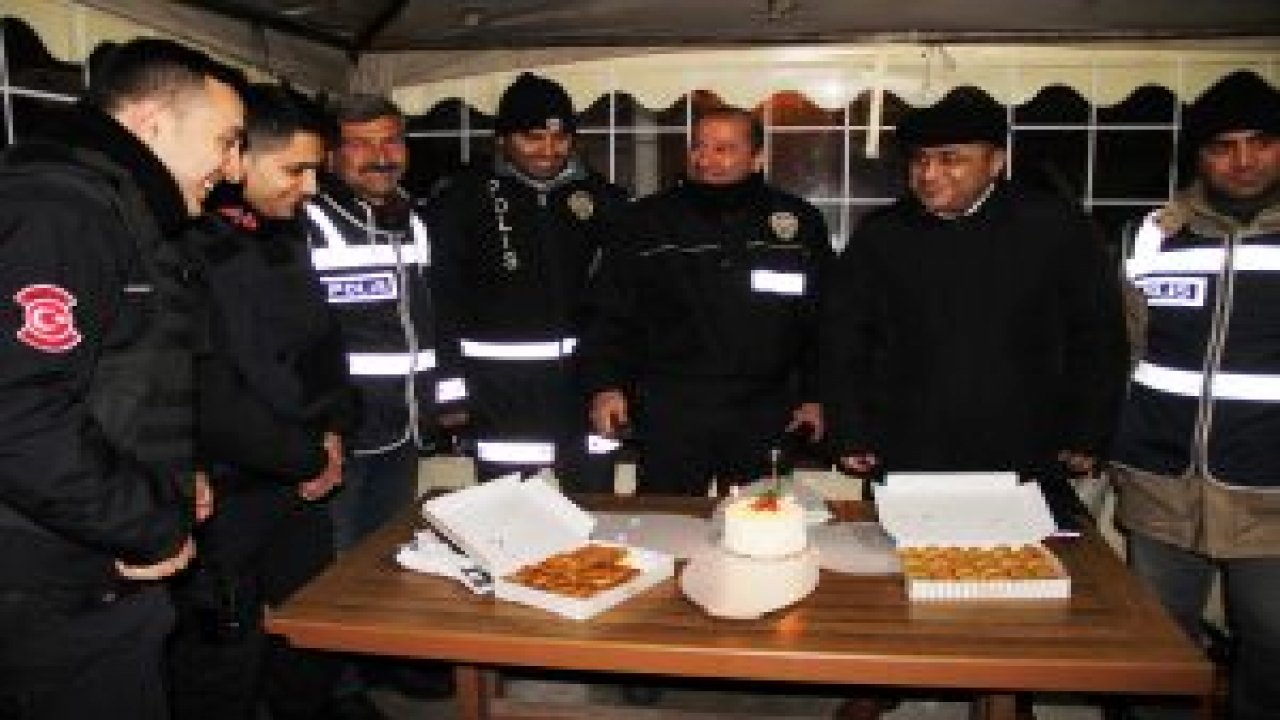 Emniyet Müdürü nöbetteki personelin yeni yılını kutladı