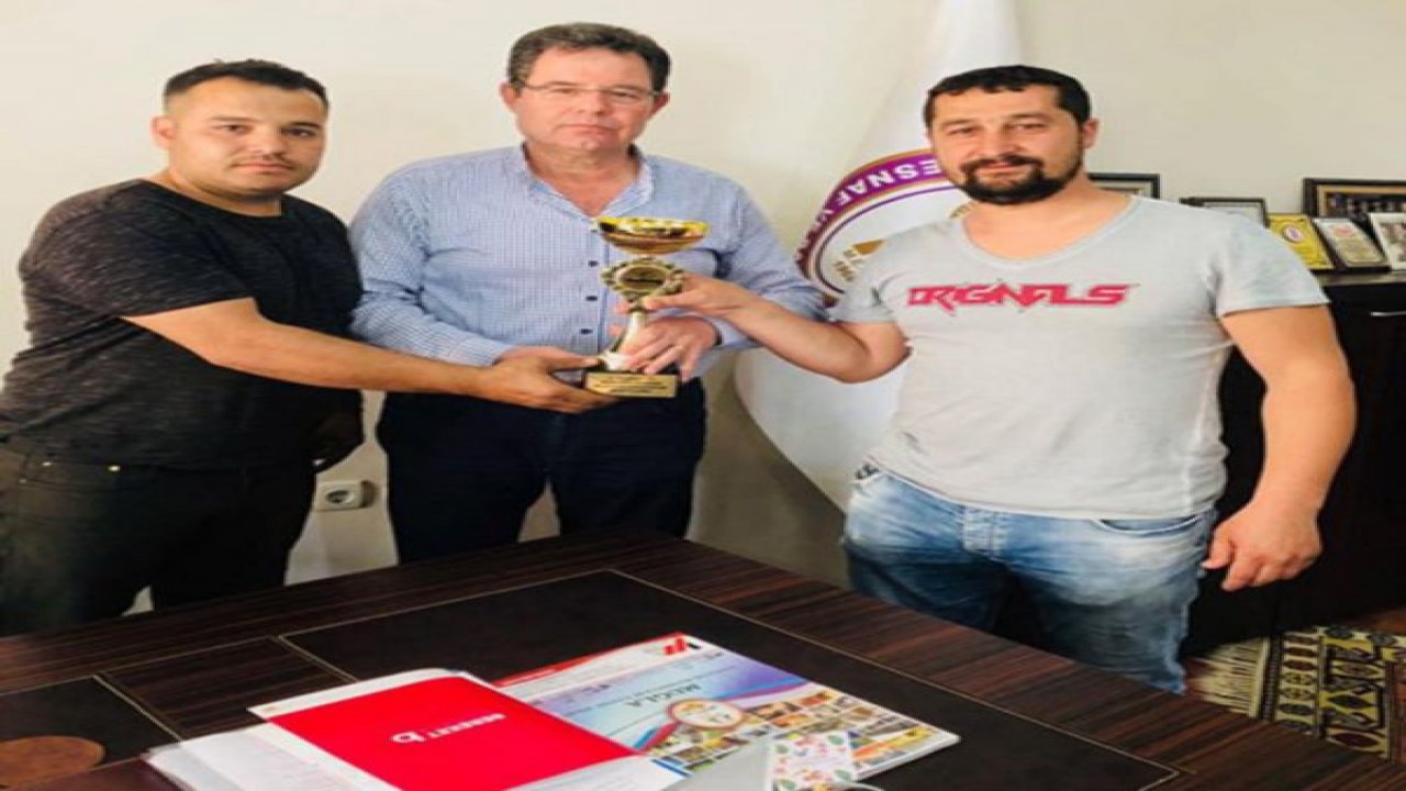 Kupayı başkanlarına götürdüler