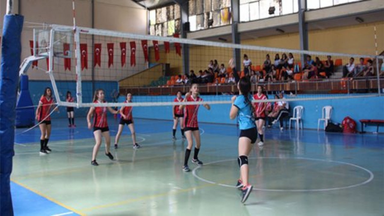 Voleybol turnuvası başladı