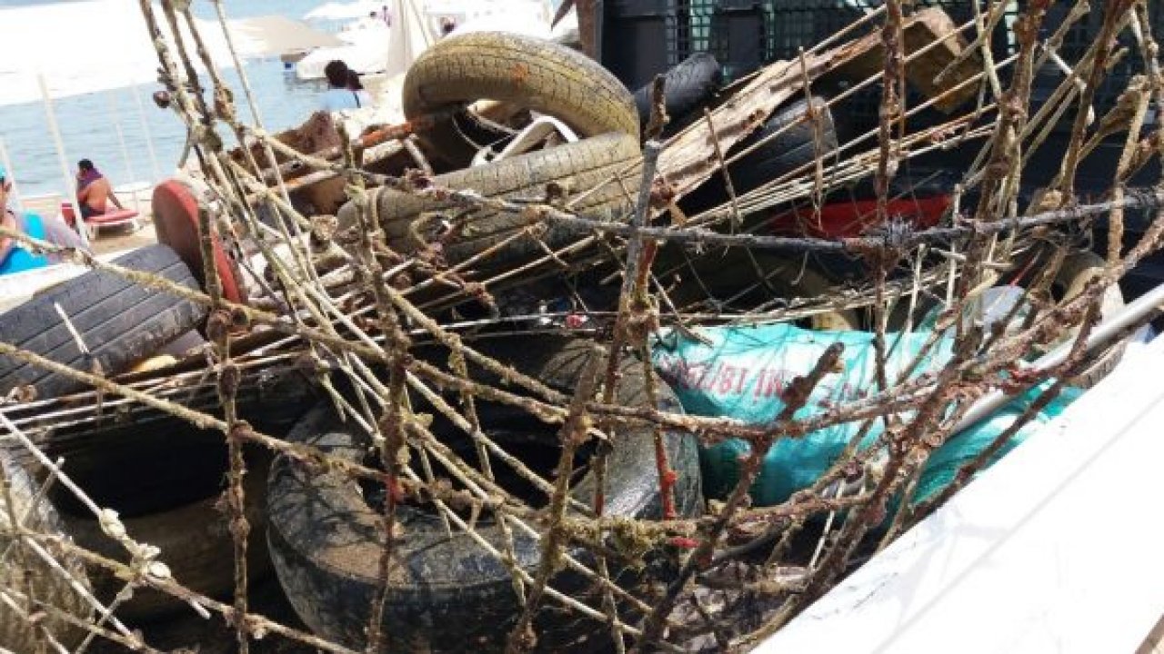 Marmaris’te deniz dibi temizliği