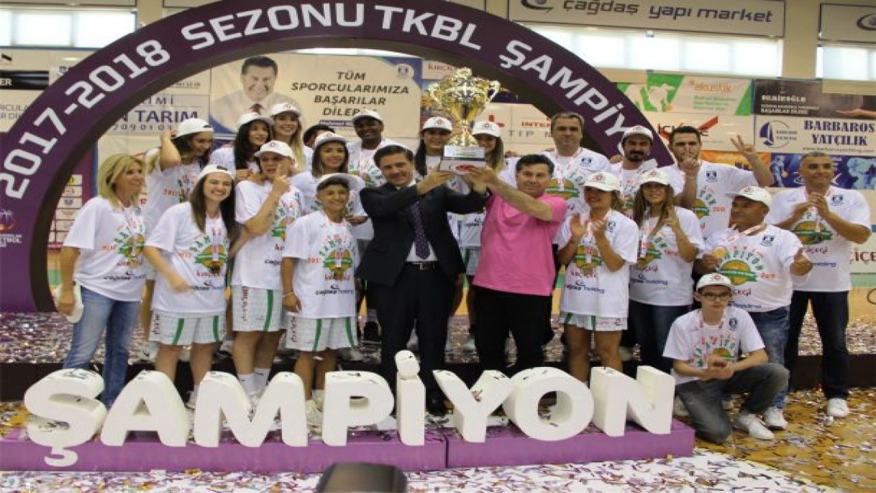 Kırçiçeğinde kupa töreni