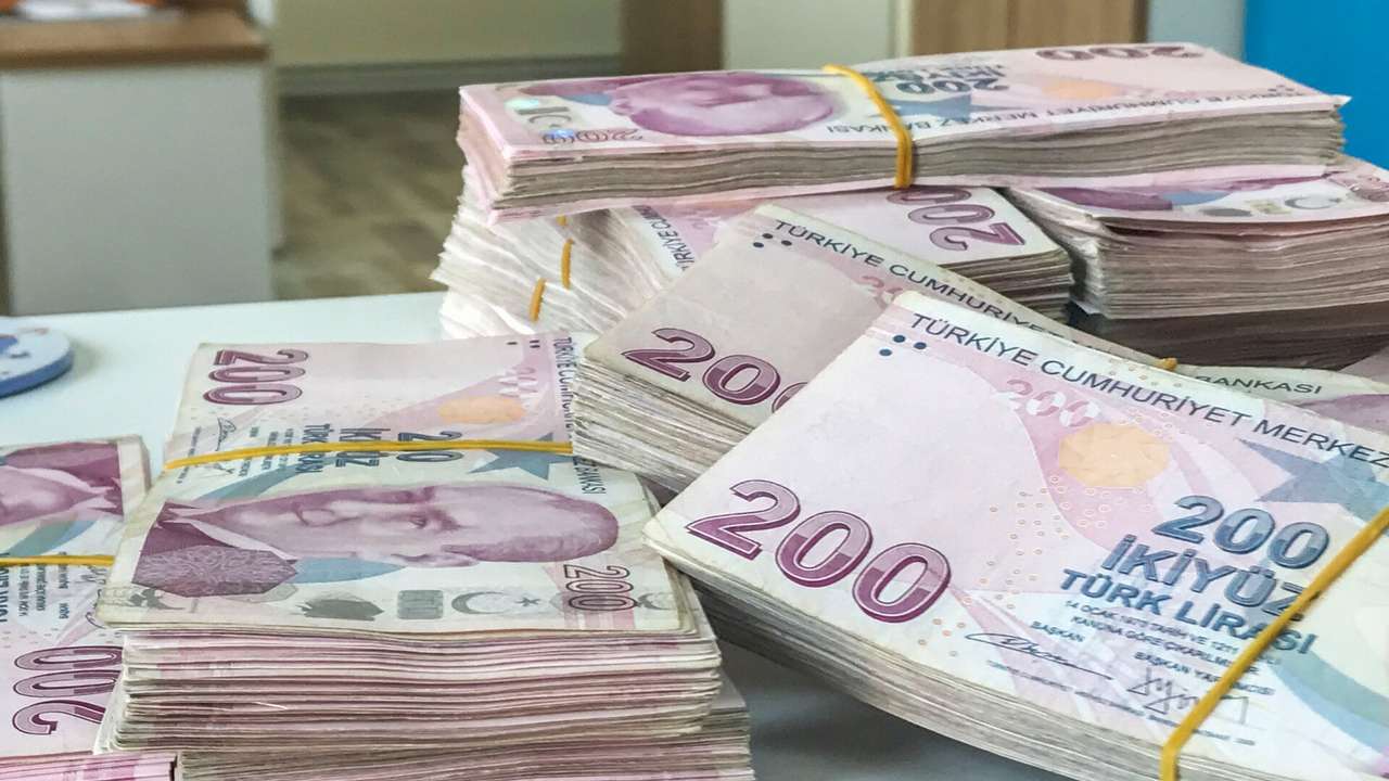 Bakan Duyurdu! Bugün Banka Hesaplarına Yatırılmaya Başlandı