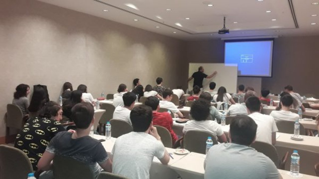 Öğrenciler Marmaris’te kampa girdi