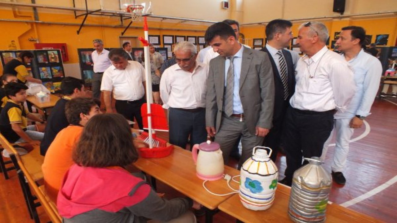 Öğrencilerden sergi, velilerden kermes