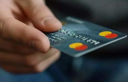 Kredi Kartı Sahiplerine Şok: Yeni Kısıtlamalar Geliyor!