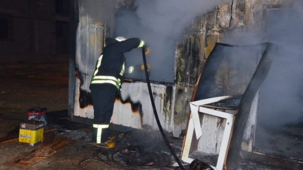 işçilerin kaldığı konteynerde yangın çıktı