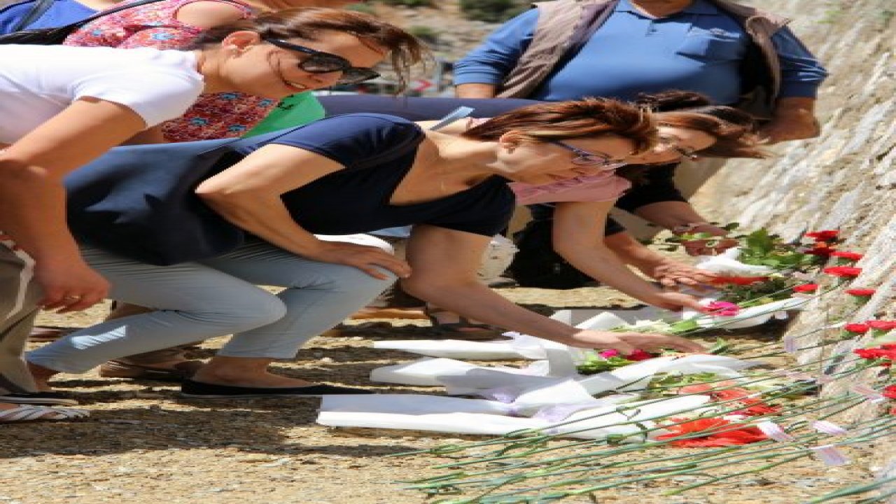 24 ölümlü kazada ölen anneler anıldı