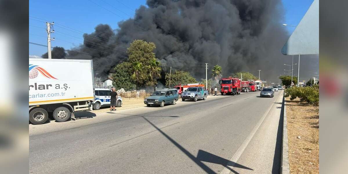 Muğla Seydikemer’de Depo Yangını: Kontrol Altına Alındı