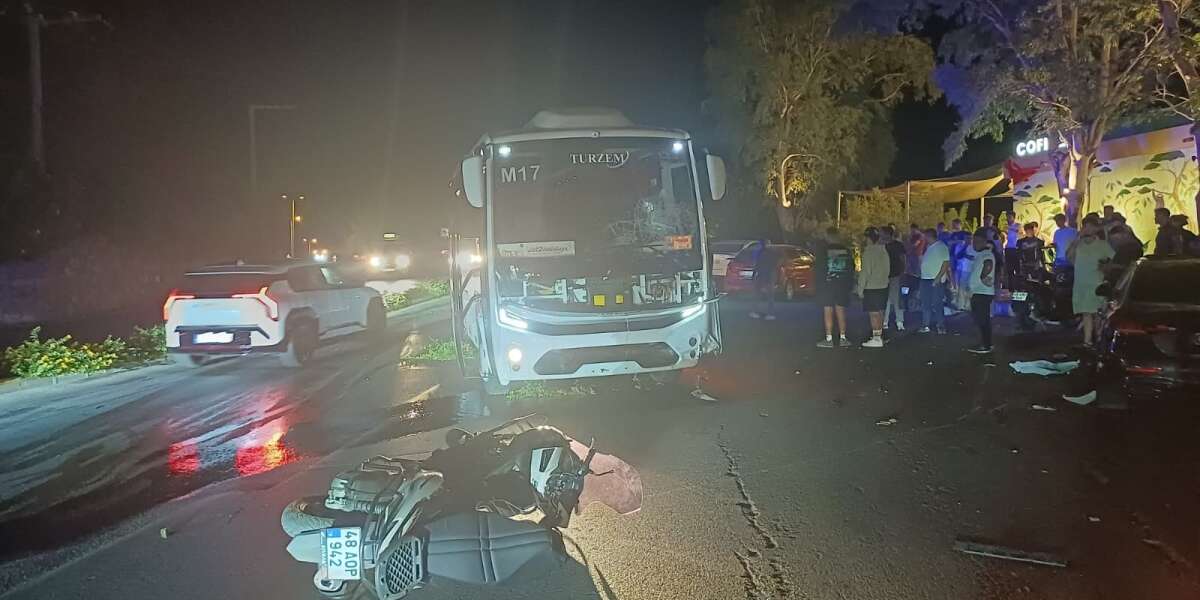 Marmaris İçmeler'de Tur Otobüsü Karşı Şeride Geçti Ortalık Savaş Alanına Döndü