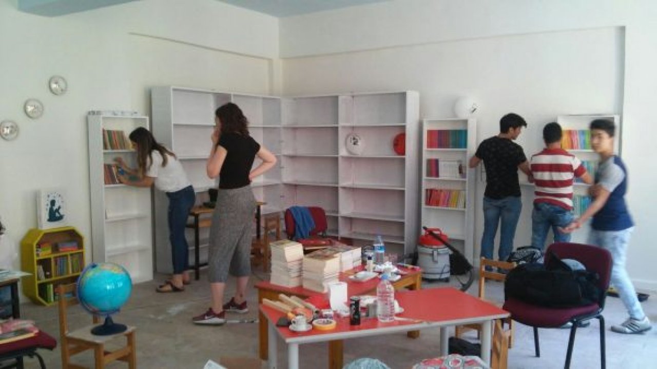 Kütüphanelerine kavuştular