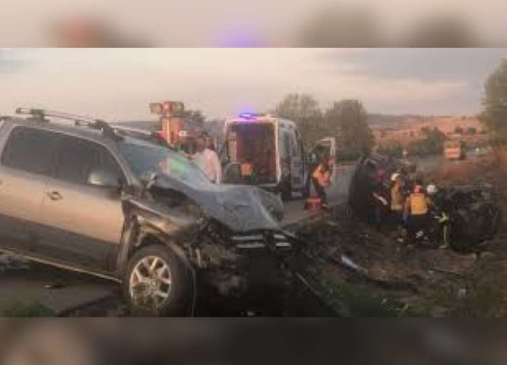 Eski Belediye Başkanı Hayatını Kaybetti, Eşi ve Bir Kişi Yaralandı