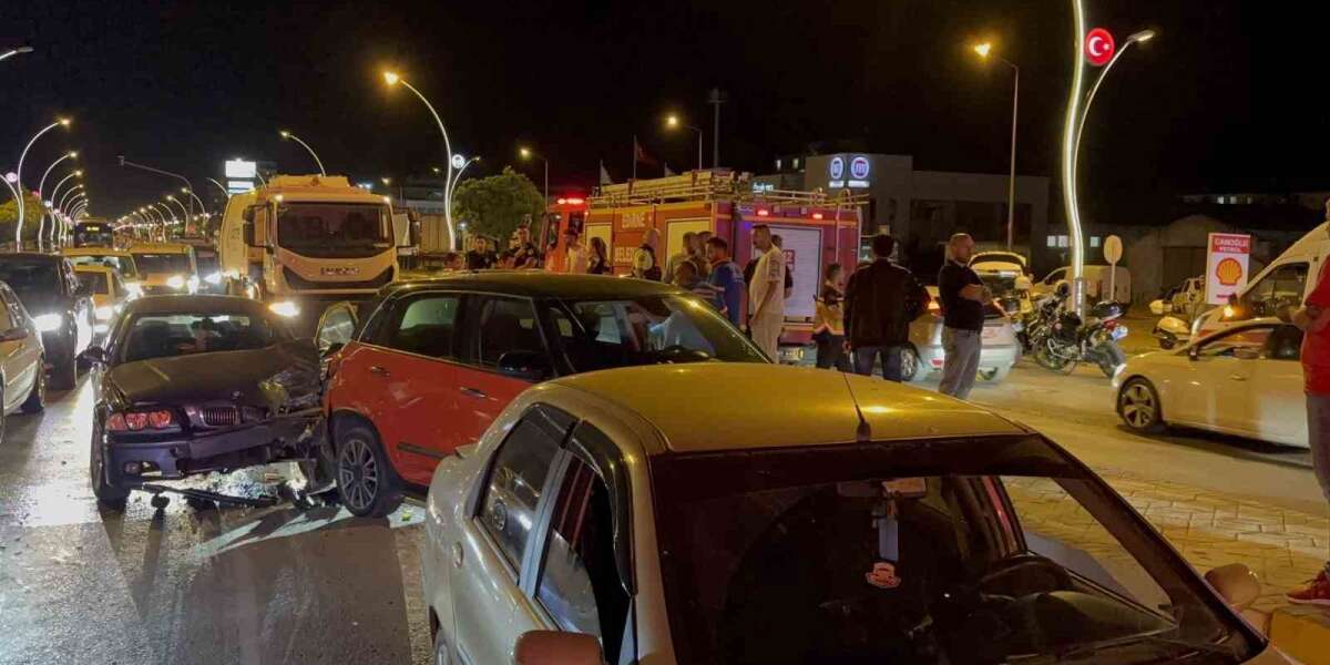 Zincirleme Kaza: 1 Yaralı, 1 Alkollü Sürücü, 1 Kaçan Sürücü