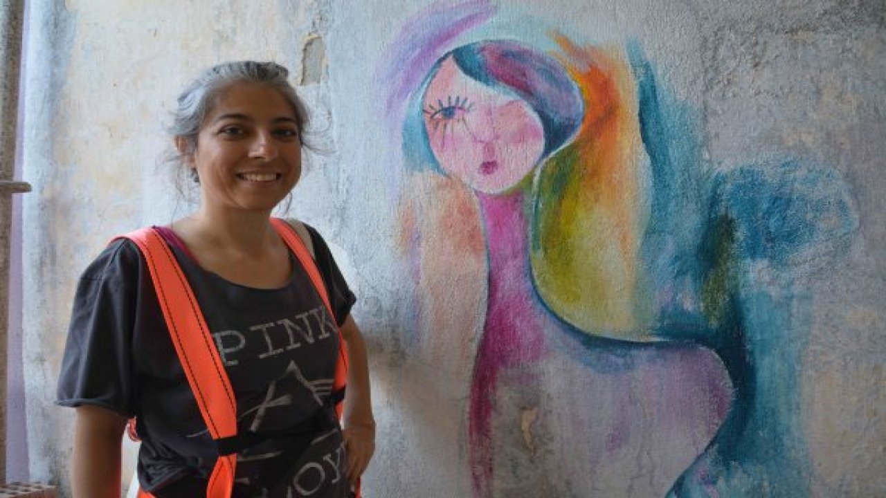 Şehrin duvarlarına “Gadın Eli” değdi