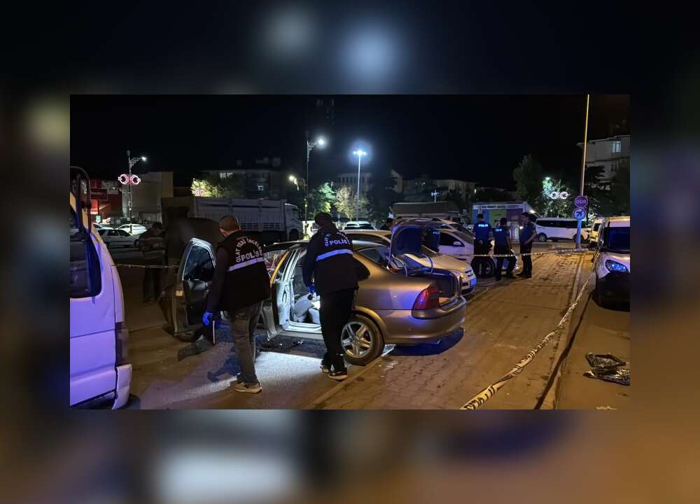 Park Halindeki Otomobilde Patlama: 1 Çocuk Hayatını Kaybetti, 2 Çocuk Yaralandı