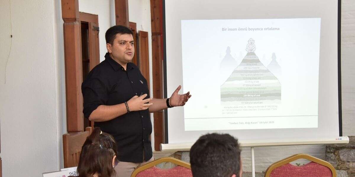 MSKÜ Bilim Kafe’de Geri Dönüşümün Önemi Konuşuldu