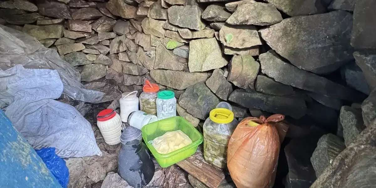 Köye Gelenler İçindekilerden İkram Alınca Şaşkınlık Yaşıyor