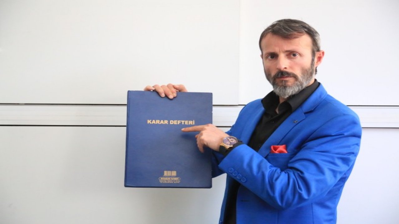 Başkan Çil karar defterini gösterdi