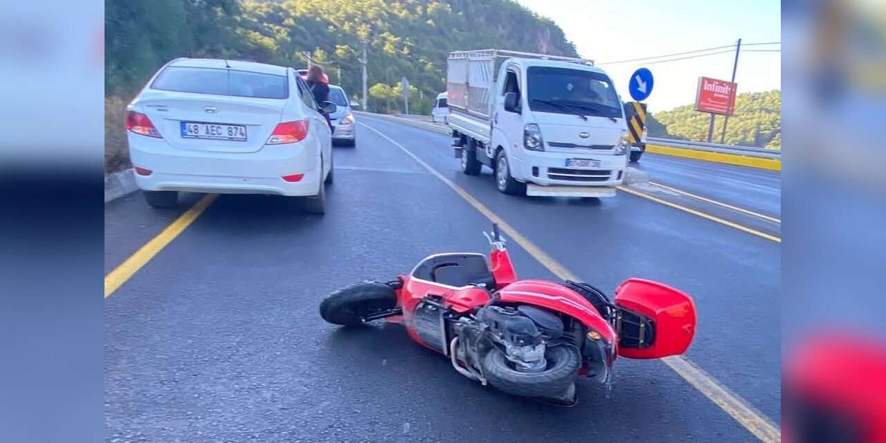 Muğla'da Ani Fren Yapan Motosiklet Sürücüsü Yaralandı