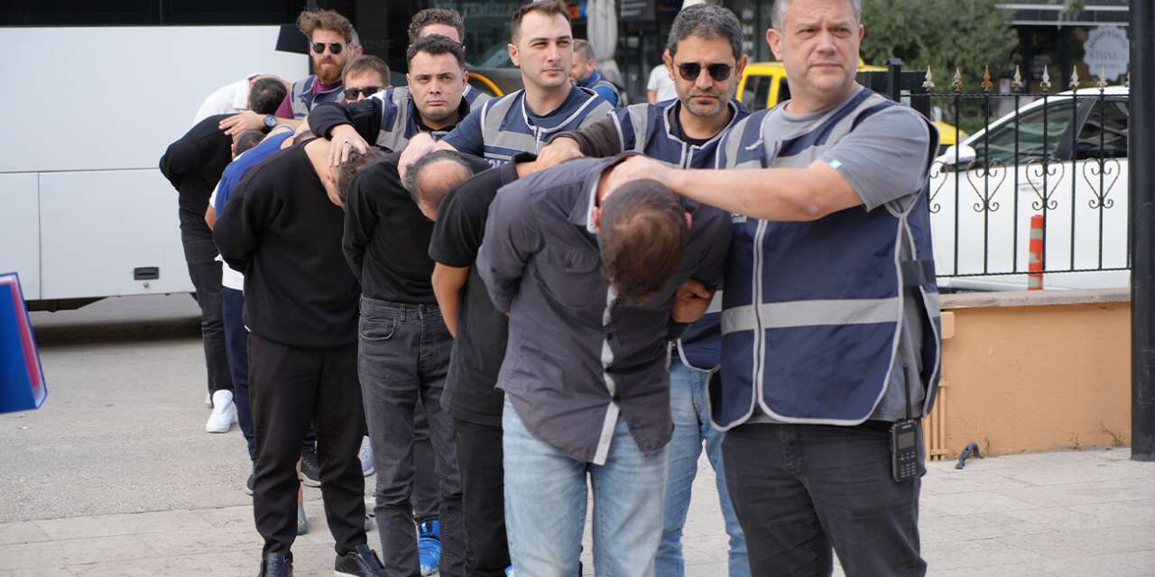 Şehit Ailesini Dolandıran Çeteye Operasyon: 10 Kişi Tutuklandı