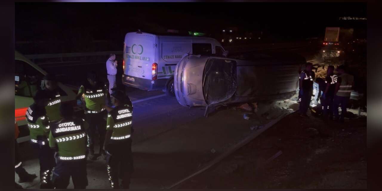 Minibüs Taklalar Atarak Devrildi: 2 Kadın Öldü, 8 Kişi Yaralandı