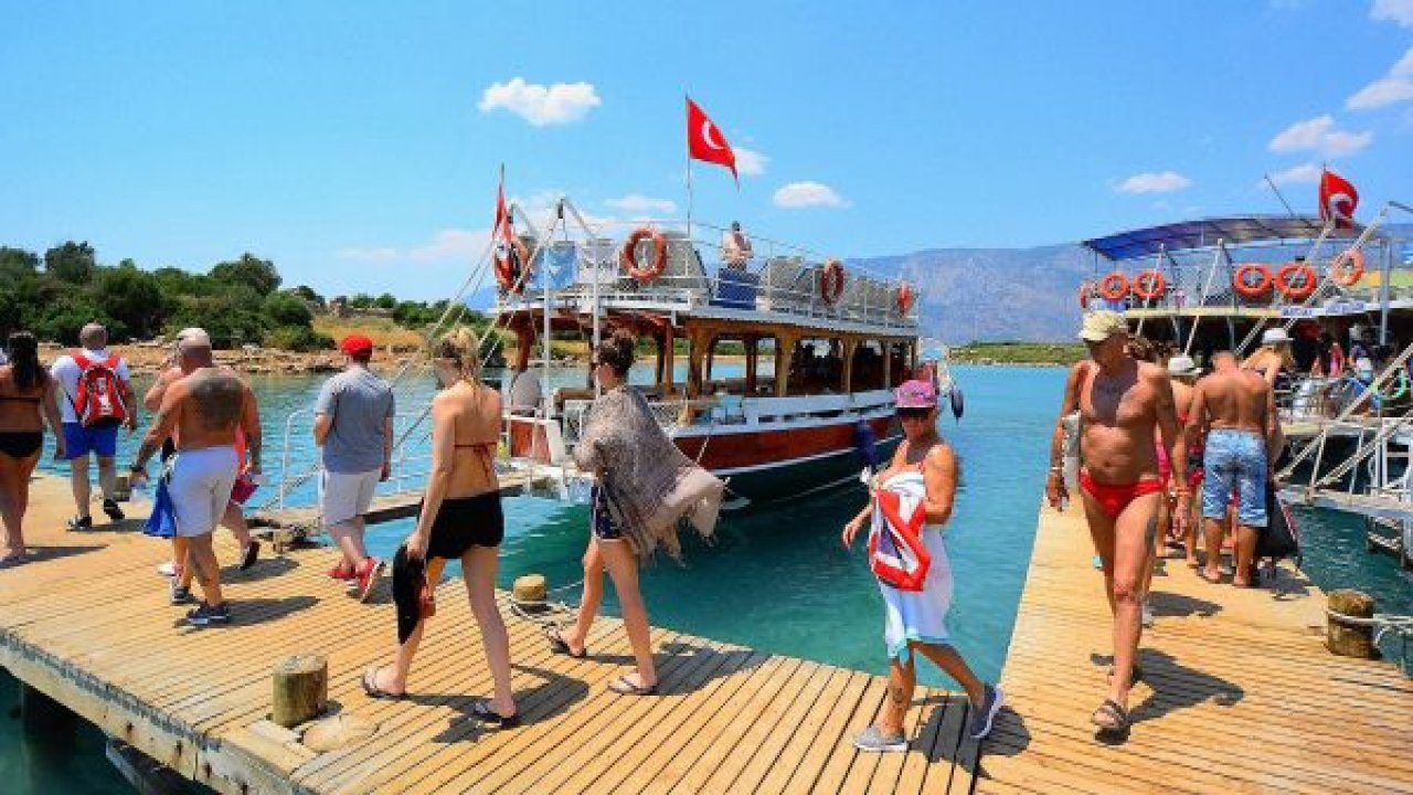 Yerli Turist Açığı Kapattı