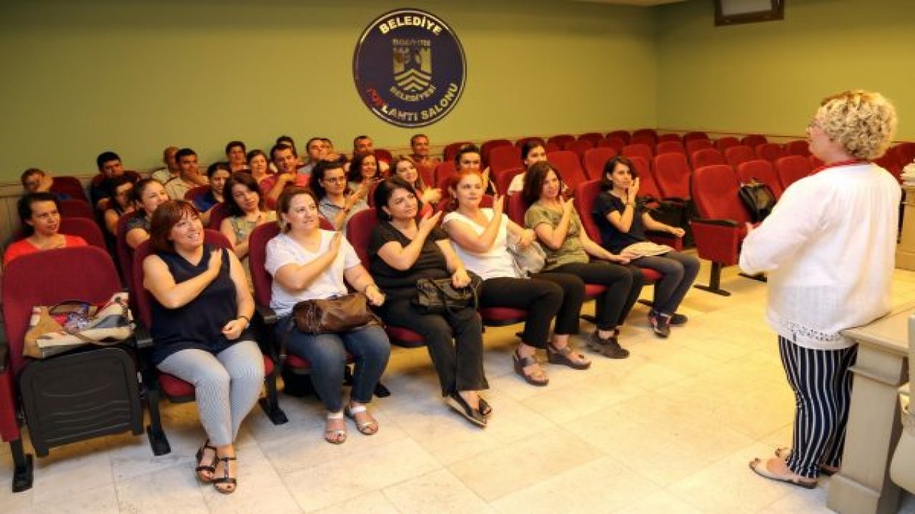 Belediye personeline işaret dili eğitimi