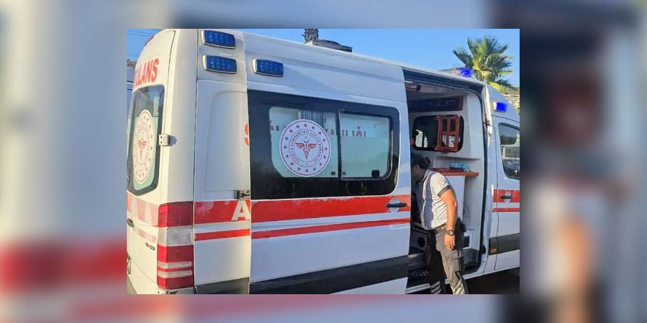 Muğla'da Şerit Değiştiren Servis Aracı Kazaya Neden Oldu