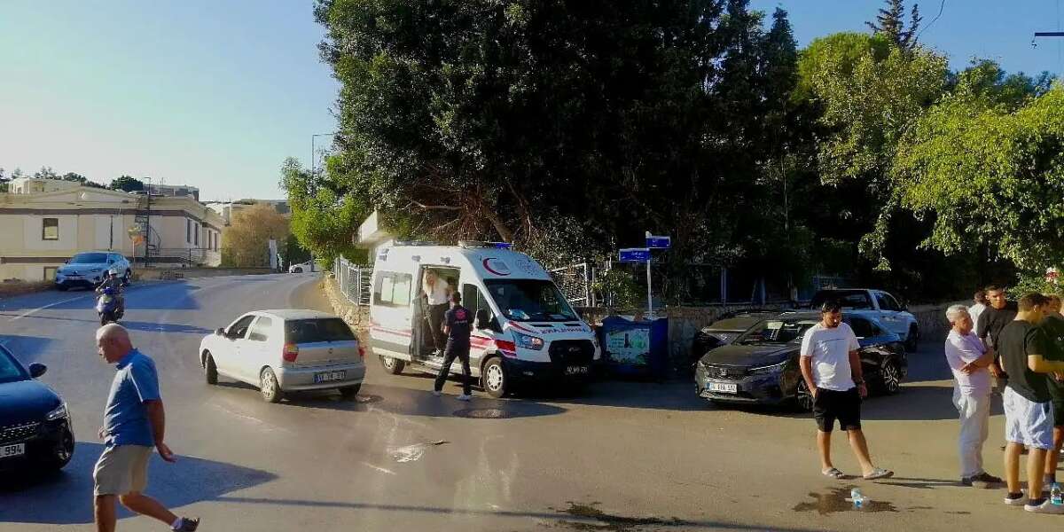 Muğla’da Elektrikli Scooter ile Motosiklet Çarpıştı