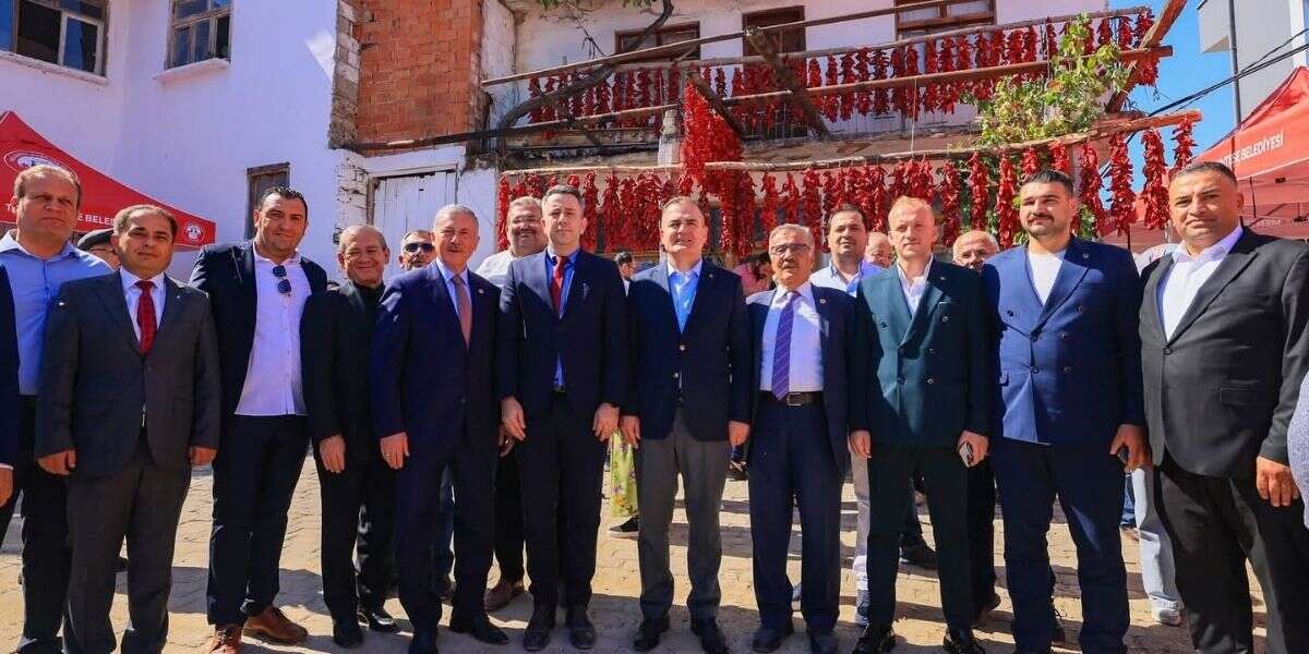 Vali Akbıyık, Göktepe Şenliğine Katıldı