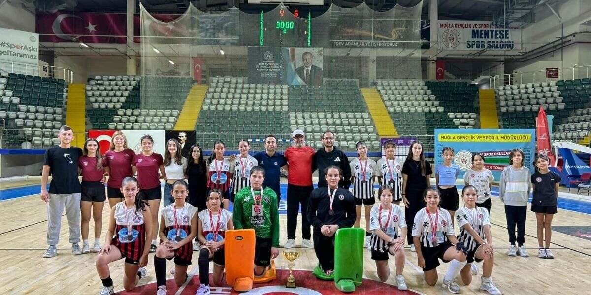 Muğla Hokey Ligi Şampiyonu Bodrum Gündoğanspor Oldu