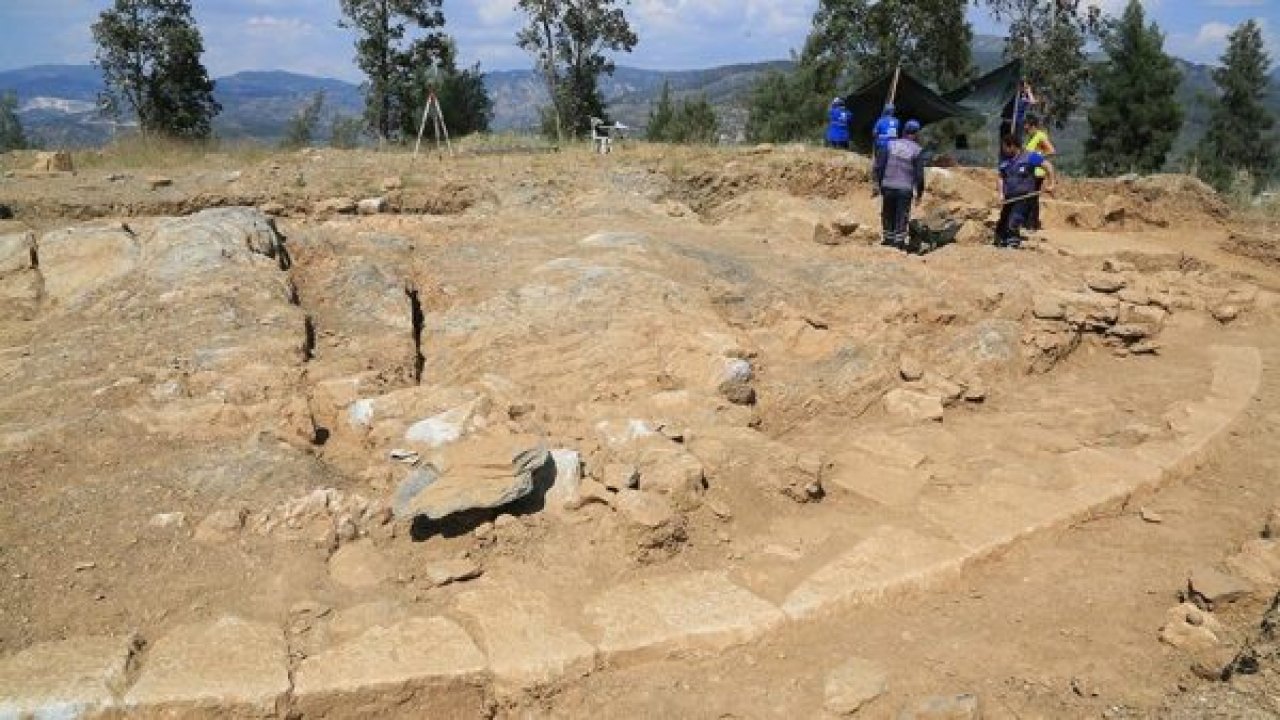 Milas’ta elips şeklinde tarihi bir yapı bulundu