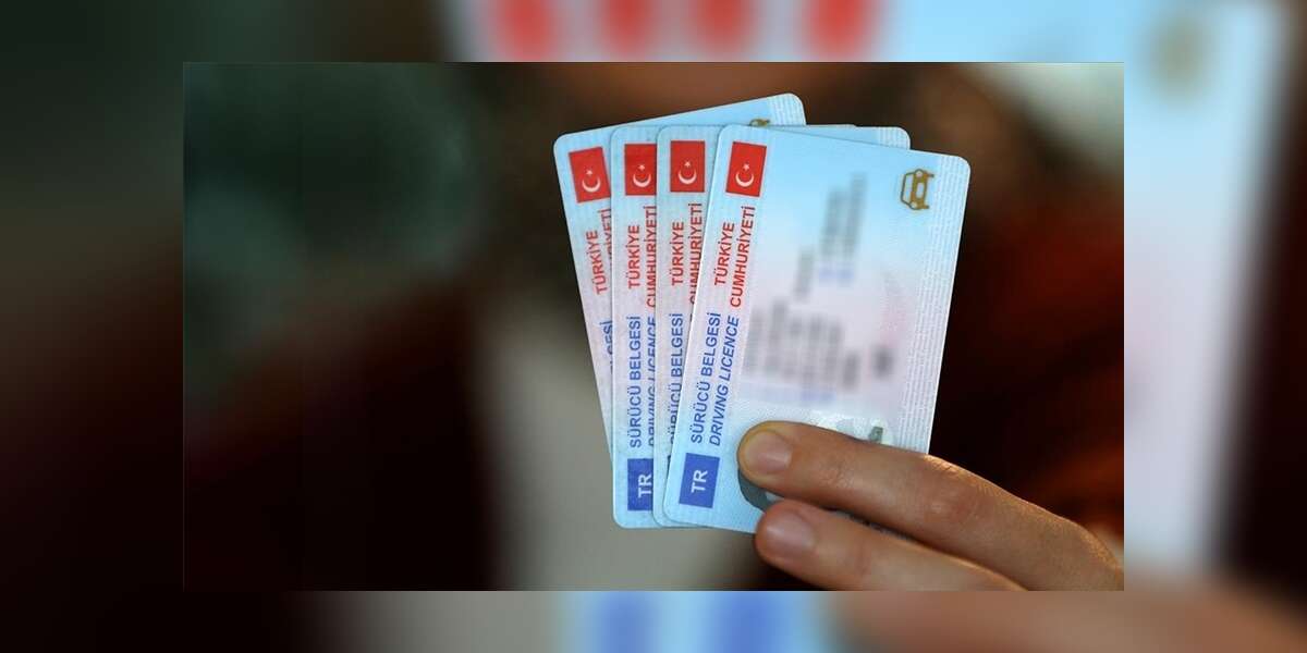 Bakan Yerlikaya Uyardı: “Eski Tip Sürücü Belgeleri İçin Süre 31 Ekim’de Sona Eriyor”