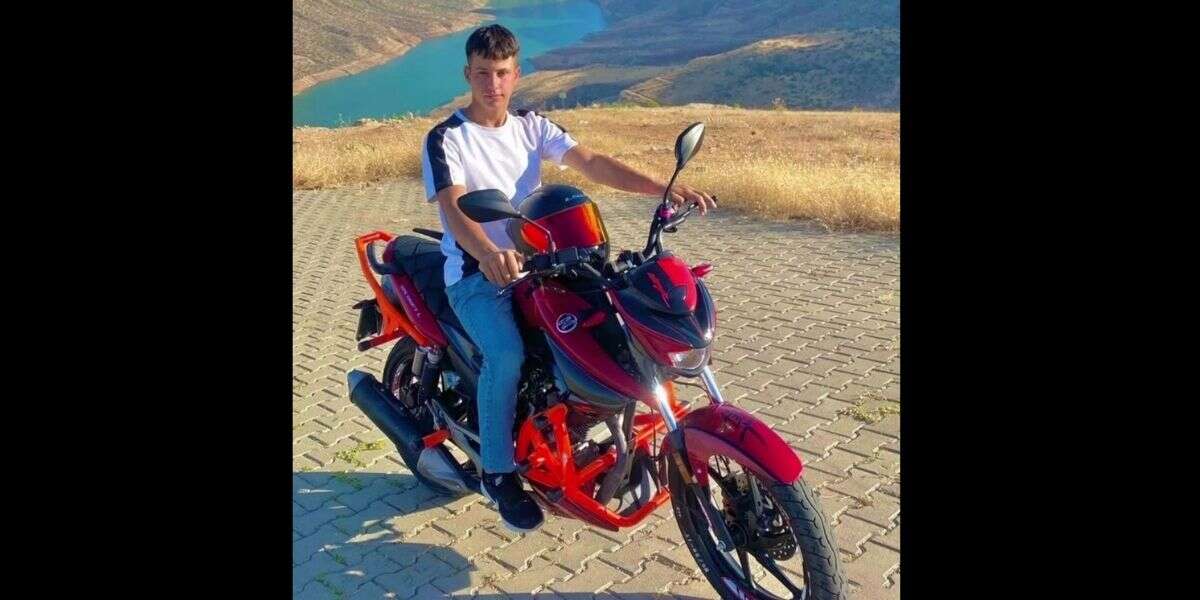 Motosiklet Kazasında 20 Yaşındaki Genç Hayatını Kaybetti
