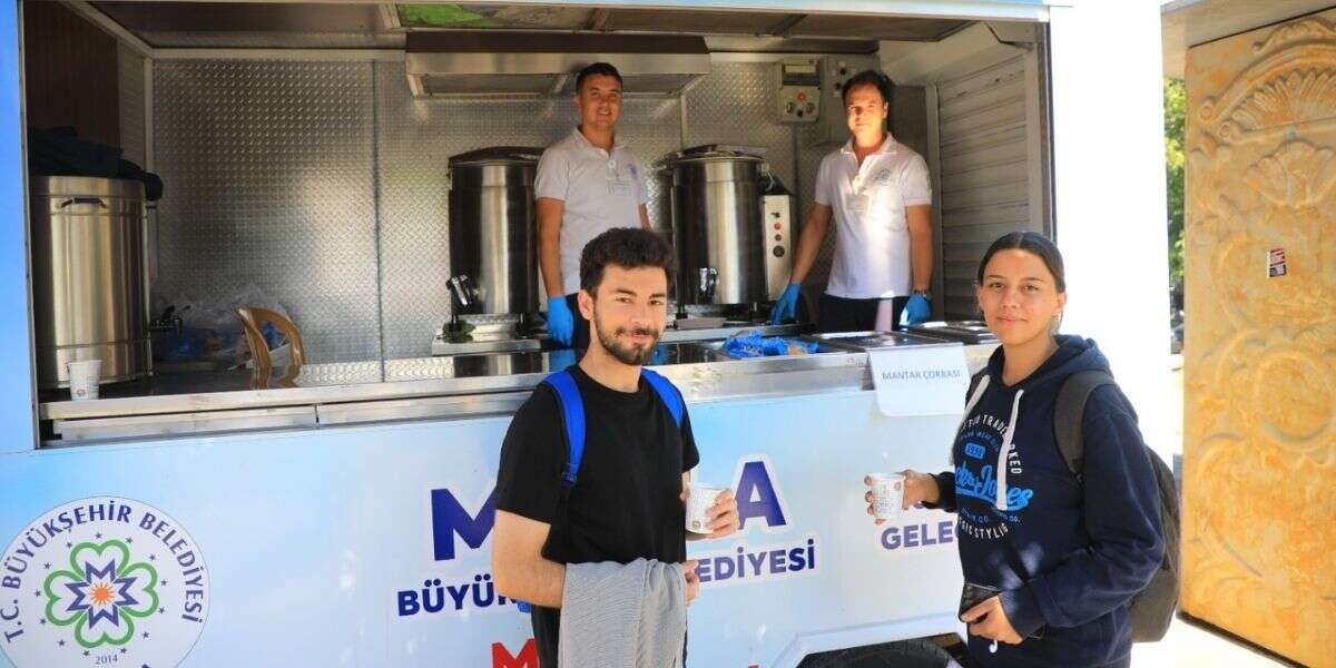 Büyükşehir’den Öğrencilere Sıcak Dokunuş! Çorba İkramı