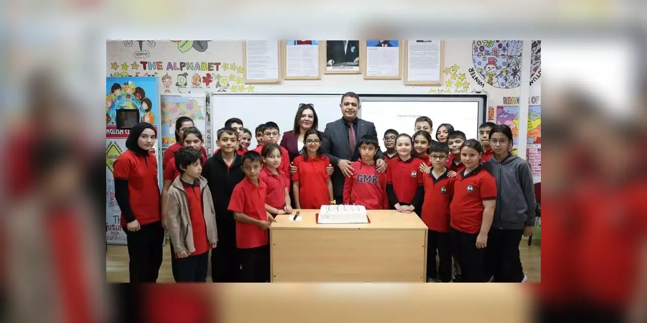 Minik Başkanın Büyük Başarısı!  'Vaadimi Yaparım' Dedi, Valiyi Okula Getirdi