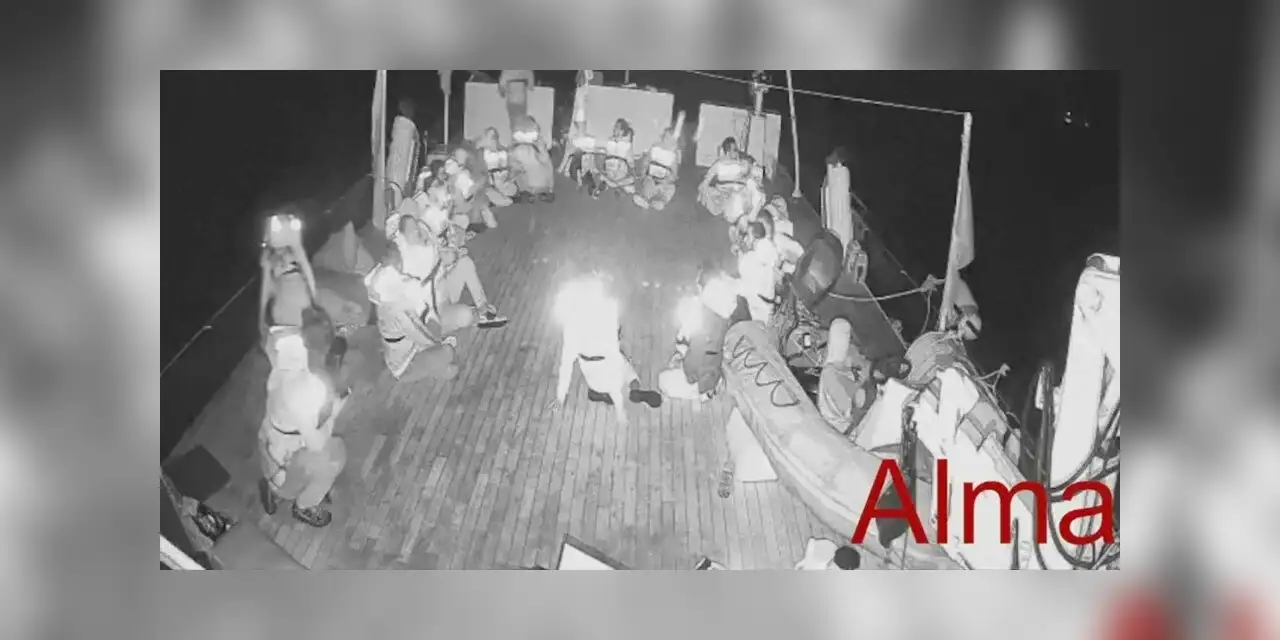 Son Dakika: Sumud Filosu'ndan Canlı Yayın: İsrail Savaş Gemileri Filoyu Kuşattı