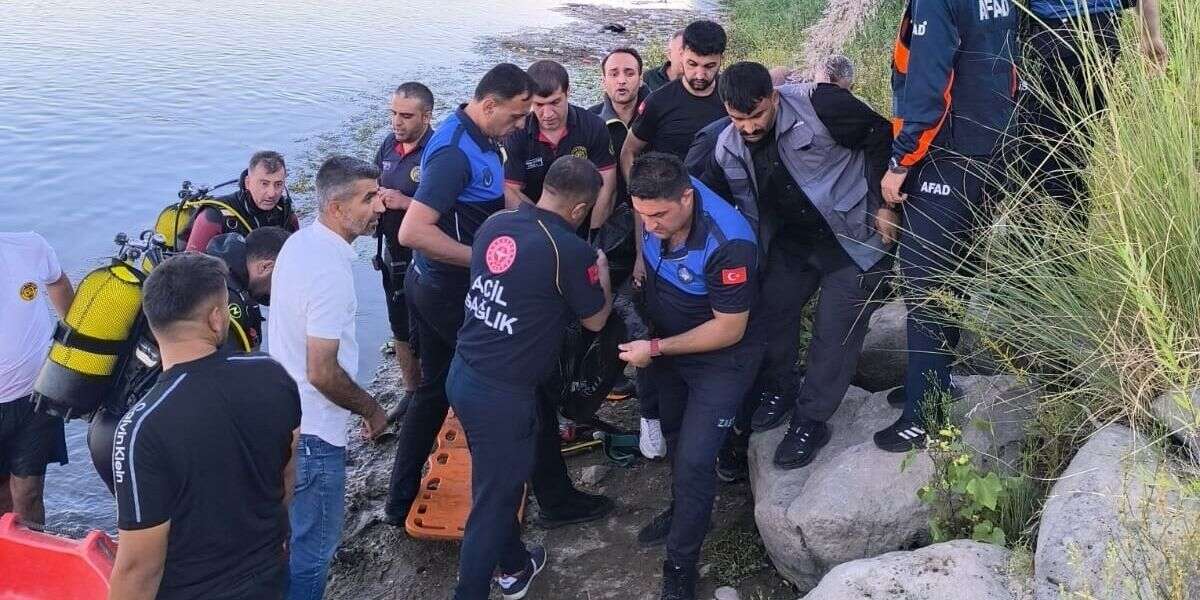 Nehre Atlayan Gencin Cansız Bedeni Bulundu