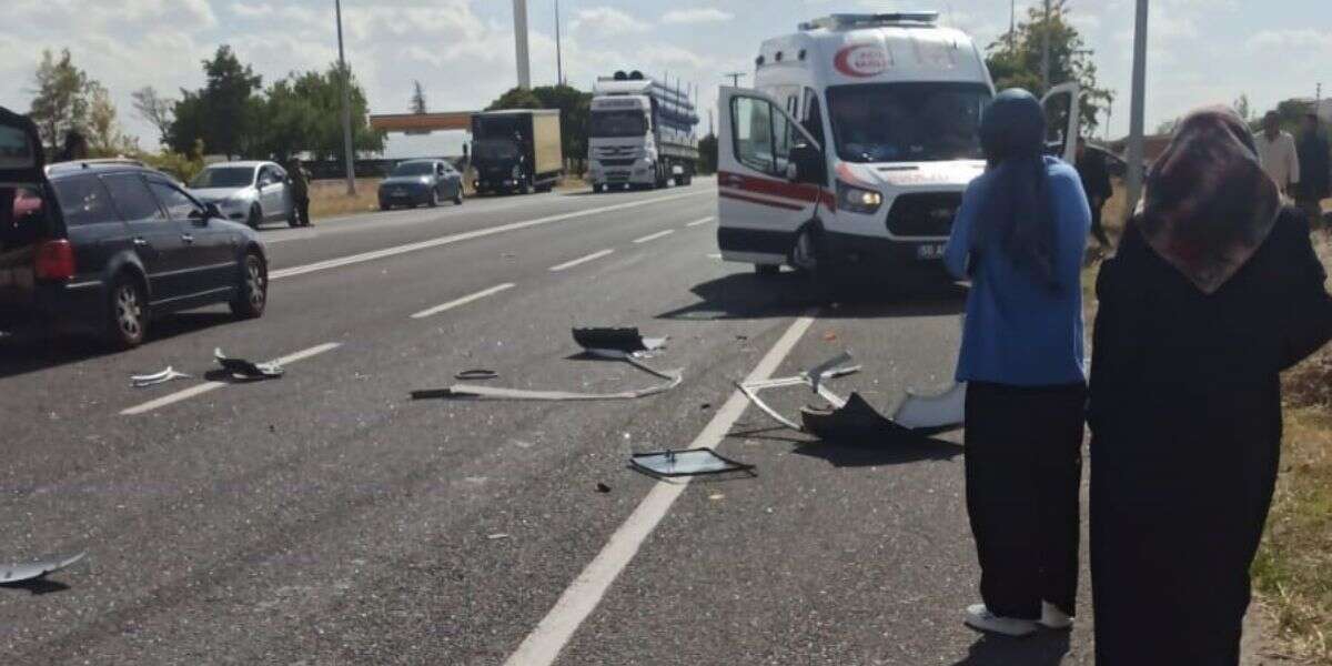 Feci Kaza: Elektrikli Araç ile Otomobil Çarpıştı, Can Kaybı Var