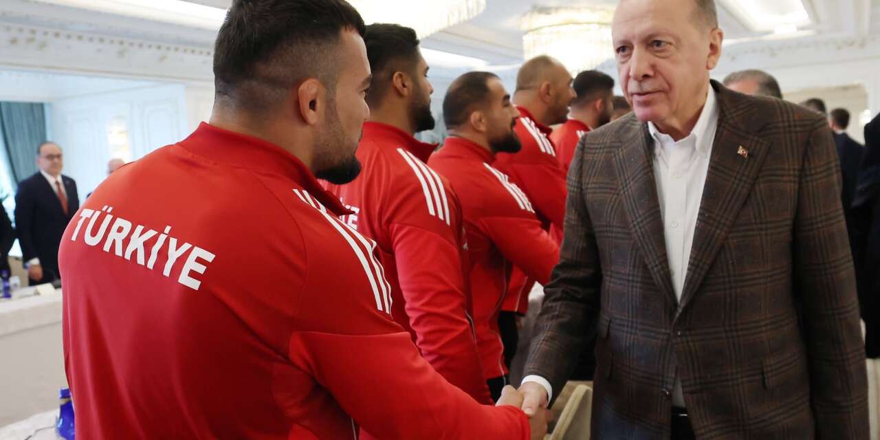 Cumhurbaşkanı Erdoğan, Kırkpınar Şampiyonlarını Kabul Etti
