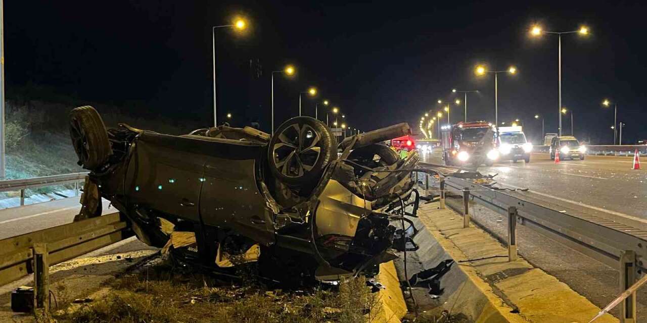 Otoyolda Feci Kaza: 2 Ölü, 5 Yaralı