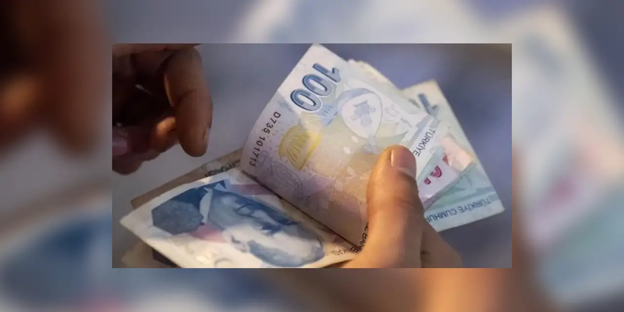 Emeklinin Gözü Kalan 3 Ayda! İşte Masadaki 4 Zam Senaryosu: Kimin Cebine Kaç Lira Girecek?
