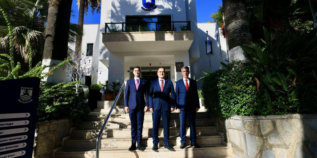 Vali Akbıyık, Bodrum Belediyesini Ziyaret Etti